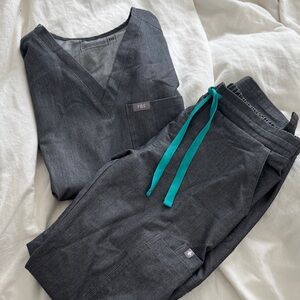 Figs Women's Charcoal scrubs set with Teal Drawstring XXS